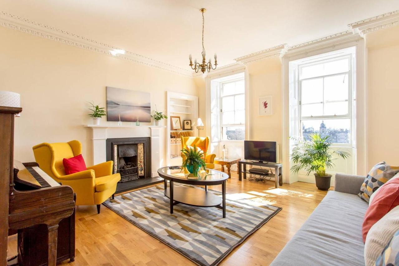 ALTIDO Retro Castle Retreat 2Bed  Appartamento Edimburgo Esterno foto
